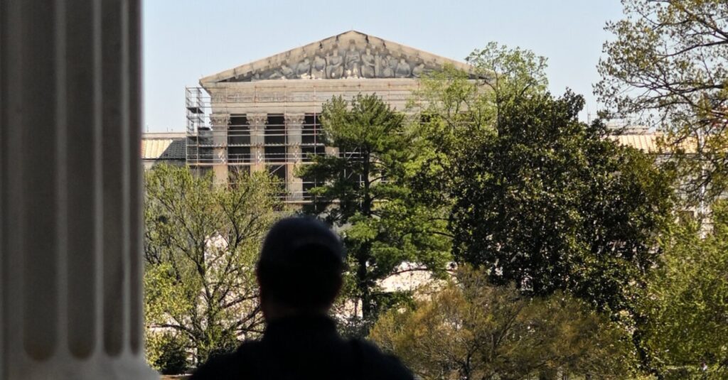 ⚖️ Supreme Court Issues Administrative Stay in Deportation Case